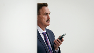 Seditionist Mike "MyPillowGuy" Lindell got himself kicked out of the Seditionist Gala